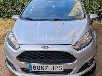 Gris / plata Usado 2016 Ford Fiesta Trend Berlina | 6800 € (Precio justo)