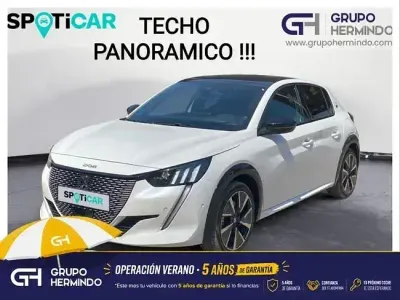 Usado Peugeot e-208 GT 100 kW (136 CV) 2021 Blanco Utilitario