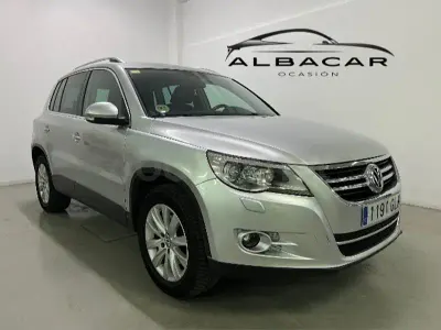 Usado VW Tiguan Sport 140 CV (102 kW) 2009 Gris / plata SUV