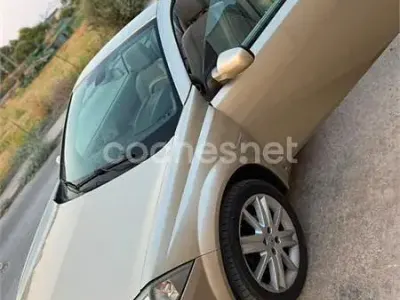 Usado Renault Mégane Cabriolet Dynamique 136 CV (100 kW) 2005 Beige Descapotable