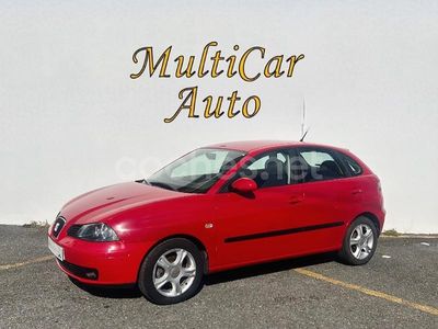 Usado Seat Ibiza 75 CV (55 kW) 2006 Granate Utilitario