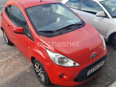Usado Ford Ka Trend 69 CV (50 kW) 2009 Rojo Berlina