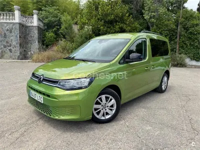 Käytetty VW Caddy Life 122 HP (89 kW) 2021 Vihreä Tila-auto