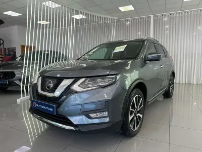 Usado Nissan X-Trail Tekna 131 CV (96 kW) 2019 Gris SUV