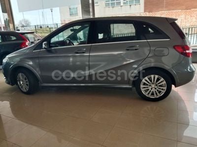 Mercedes B200