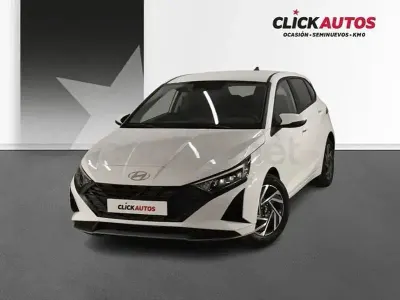 Usado Hyundai i20 84 CV (61 kW) 2025 Blanco Utilitario