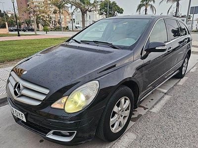 Usado Mercedes R320 224 CV (164 kW) 2006 Negro Monovolumen