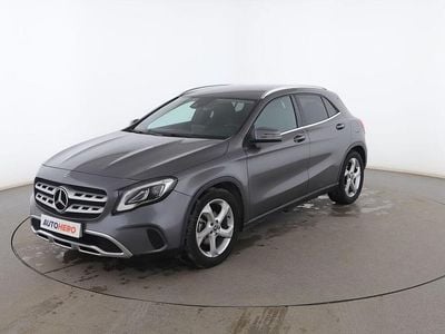 Usado Mercedes GLA180 Urban 122 CV (89 kW) 2019 Blanco SUV