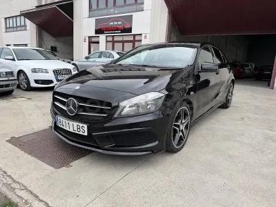 Usado Mercedes A200 AMG line 136 CV (100 kW) 2013 Negro Utilitario