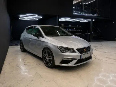 Usado Seat Leon CUPRA 290 CV (213 kW) 2019 Gris / plata Berlina