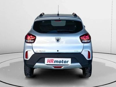 Usado Dacia Spring Comfort Plus 33 kW (45 CV) 2022 Gris Utilitario