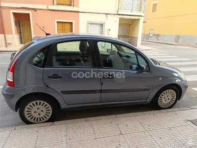 Usado Citroën C3 70 CV (51 kW) 2007 Gris / plata Berlina