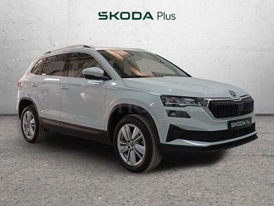 Usado Skoda Karoq Selection 150 CV (110 kW) 2025 Blanco SUV