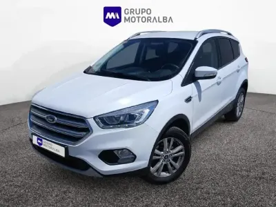Usado Ford Kuga Trend 120 CV (88 kW) 2019 Blanco SUV