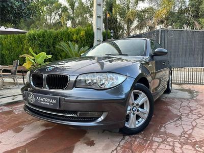 Gris / plata Usado 2009 BMW 118 Utilitario | 7799 € (Precio justo)