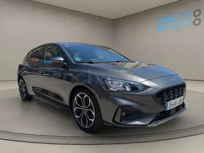 Usado Ford Focus ST-Line 125 CV (91 kW) 2021 Gris / plata Berlina