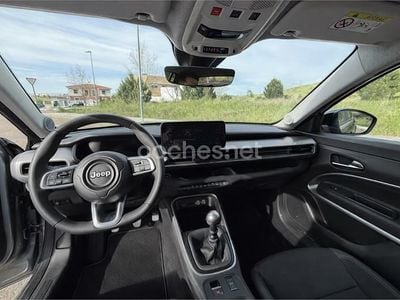 Usado Jeep Avenger 100 CV (73 kW) 2024 Gris / plata SUV