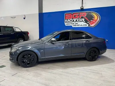 Usado Mercedes C220 Elegance 170 CV (125 kW) 2008 Gris / plata Berlina