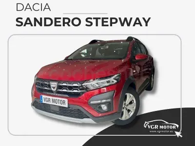 Usado Dacia Sandero Comfort 91 CV (66 kW) 2021 Granate Berlina