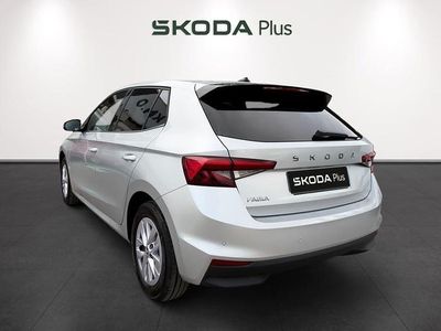 Usado Skoda Fabia Selection 95 CV (69 kW) 2024 Gris plata Berlina