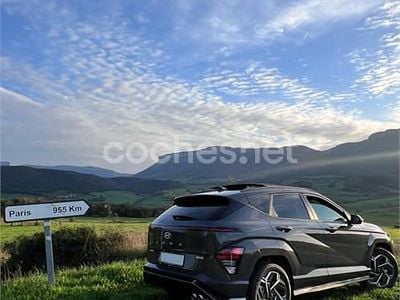 Usado Hyundai Kona N Line 129 CV (94 kW) 2024 Gris / plata SUV