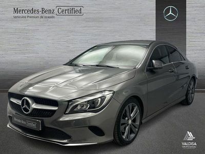 Gris / plateado Usado 2017 Mercedes CLA200 Urban Berlina | 24.600 € (Caro)