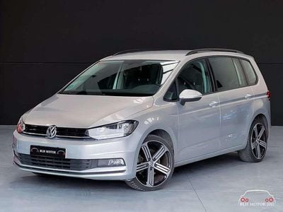 Usado VW Touran Advance 116 CV (85 kW) 2019 Gris Monovolumen