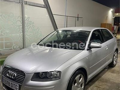Gris / plata Usado 2005 Audi A3 Attraction Berlina | 6000 € (Precio justo)