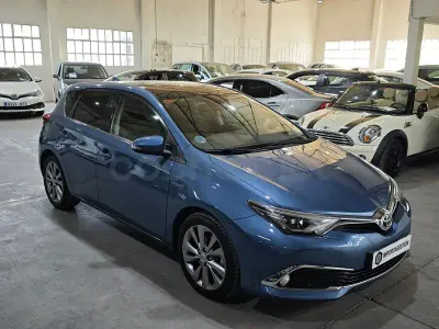 Usado Toyota Auris Hybrid