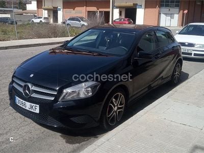 Usado Mercedes A180 Urban 122 CV (89 kW) 2015 Negro Berlina