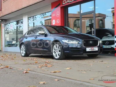 Usado Jaguar XE Portfolio 180 CV (132 kW) 2018 Azul Berlina