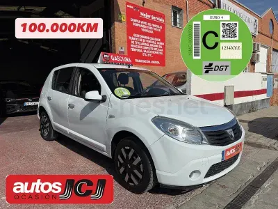 Usado Dacia Sandero Lauréate 75 CV (55 kW) 2010 Blanco Berlina