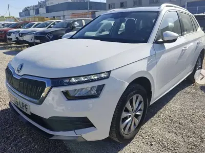 Usado Skoda Kamiq Ambition 110 CV (80 kW) 2021 Blanco SUV