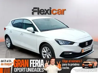 Usado Seat Leon Style 130 CV (95 kW) 2023 Blanco