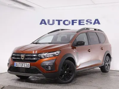 Używany Dacia Jogger 100 KM (73 kW) 2022 Czerwony Minivan