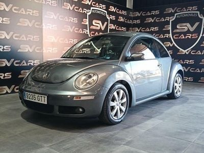 Usado VW New Beetle 105 CV (77 kW) 2008 Gris / plata Utilitario