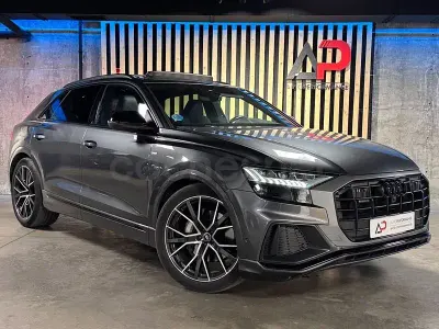 Usado Audi Q8 S-line plus 286 CV (210 kW) 2022 Gris / plata SUV
