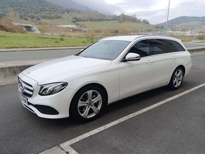 Usado Mercedes E220 194 CV (142 kW) 2017 Blanco Familiar