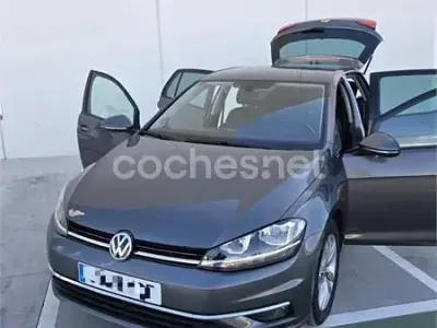Usado VW Golf VII Advance 150 CV (110 kW) 2017 Gris / plata Familiar