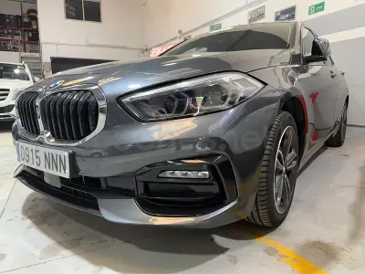 Usado BMW 118 136 CV (100 kW) 2021 Gris / plata Utilitario