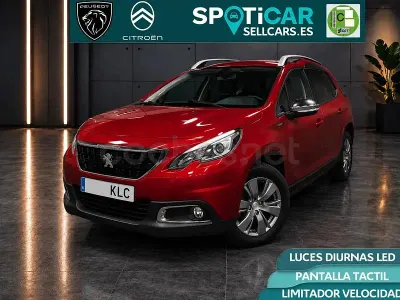 Usado Peugeot 2008 Style 100 CV (73 kW) 2018 Rojo SUV