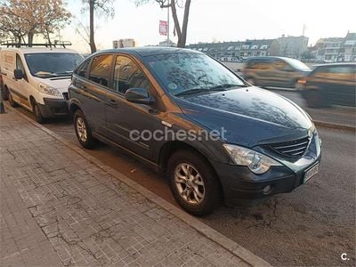 Usado Ssangyong (KGM) Actyon 141 CV (103 kW) 2008 Gris / plata SUV