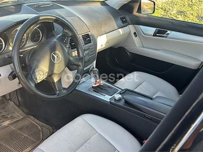 Usado Mercedes C200 136 CV (100 kW) 2010 Negro Berlina