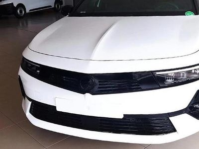 Usado Opel Astra 181 CV (133 kW) 2023 Arktis white cbrilla Berlina