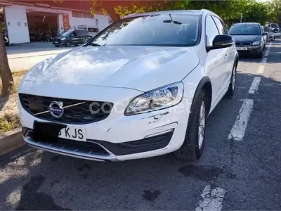 Begagnad Volvo V60 CC Kinetic 150 HK (110 kW) 2018 Vit Kombi