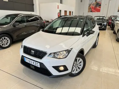 Usado Seat Arona Style 95 CV (69 kW) 2019 Blanco SUV