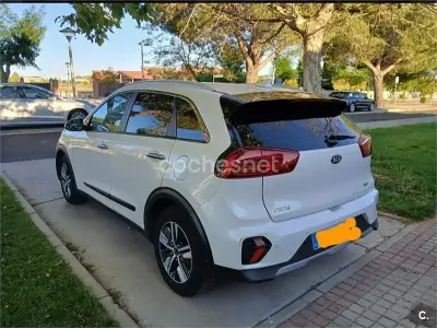 Usado Kia Niro 141 CV (103 kW) 2021 Blanco SUV