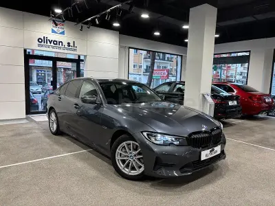 Usado BMW 320e Comfort Edition 204 CV (150 kW) 2021 Gris / plata Berlina