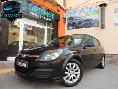 Usado Opel Astra Enjoy 105 CV (77 kW) 2006 Negro Descapotable