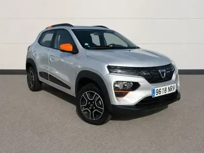 Usado Dacia Spring Comfort Plus 33 kW (45 CV) 2022 Gris Utilitario